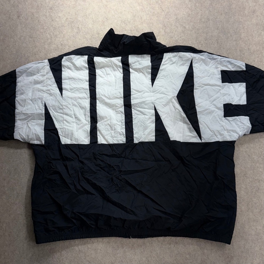 Nike Sportswear Essential Woven Windrunner Jacket Black White XXL Big Spell Out